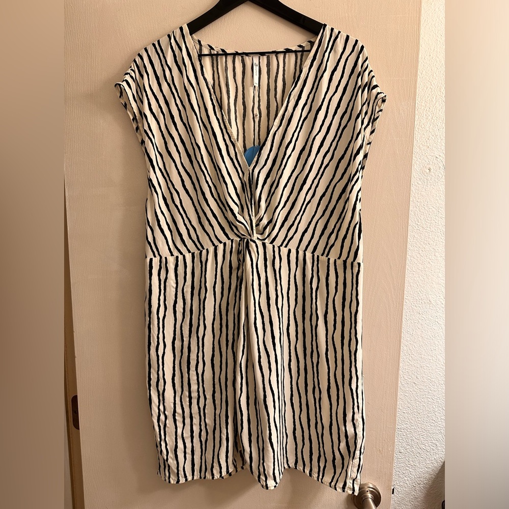 Cupshe Beach coverup NWT